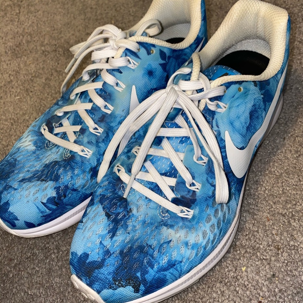Floral Nike free run zooms